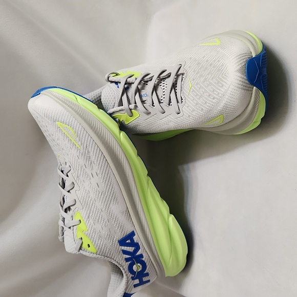 Hoka One One Clifton 9 Sneakers (M Size 9.5D) - Picture 3 of 14